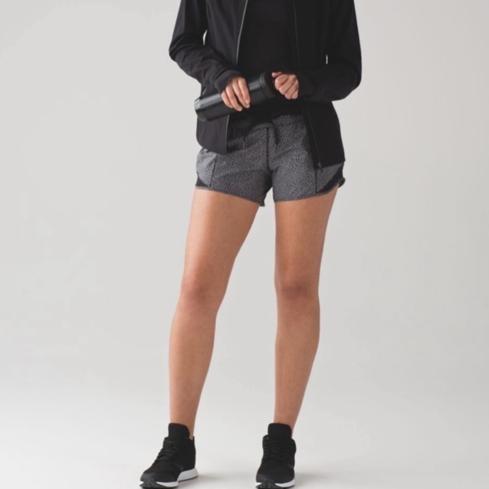 Lululemon hotty hot shorts, long (4”) reflective - Picture 3 of 6